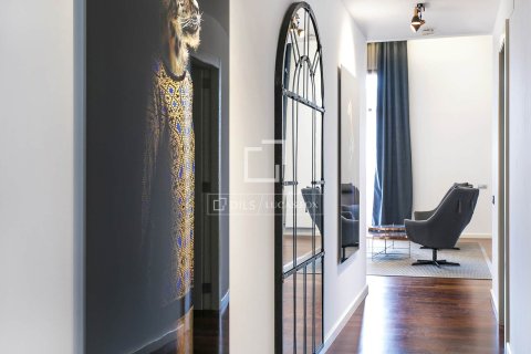 Apartamento de 3 dormitorios en venta en Barcelona, Cataluña, Spain № 3989 - foto 16