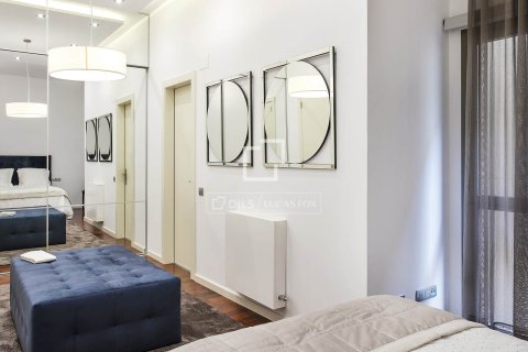 Apartamento de 3 dormitorios en venta en Barcelona, Cataluña, Spain № 3989 - foto 12