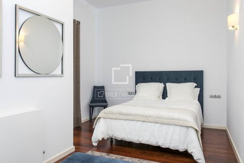 Apartamento de 3 dormitorios en venta en Barcelona, Cataluña, Spain № 3989 - foto 11