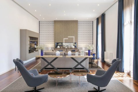 Apartamento de 3 dormitorios en venta en Barcelona, Cataluña, Spain № 3989