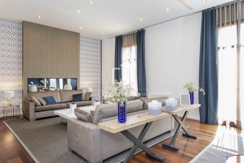 Apartamento de 3 dormitorios en venta en Barcelona, Cataluña, Spain № 3989 - foto 2