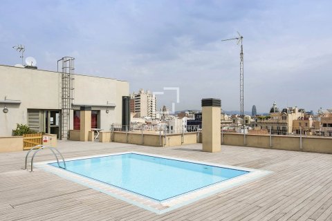 Apartamento de 3 dormitorios en venta en Barcelona, Cataluña, Spain № 3989 - foto 25