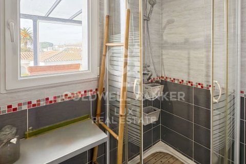 Villa de 4 dormitorios en venta en Empuriabrava, Gerona, Cataluña, Spain № 5790 - foto 13
