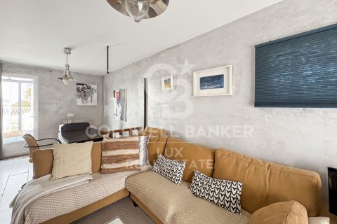 Villa de 4 dormitorios en venta en Empuriabrava, Gerona, Cataluña, Spain № 5790 - foto 7