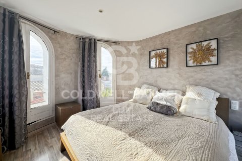 Villa de 4 dormitorios en venta en Empuriabrava, Gerona, Cataluña, Spain № 5790 - foto 9