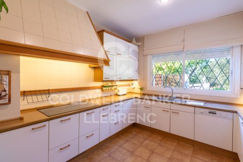 Сasa de 6 dormitorios en venta en Barcelona, Cataluña, Spain № 5784 - foto 14