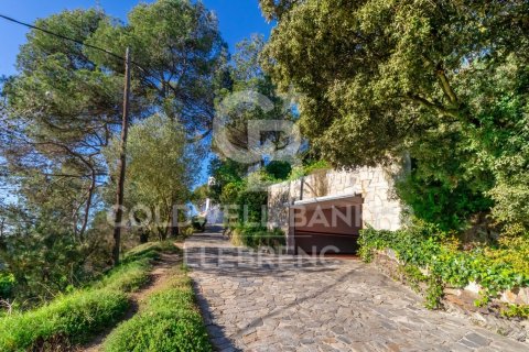 Сasa de 6 dormitorios en venta en Barcelona, Cataluña, Spain № 5784 - foto 26