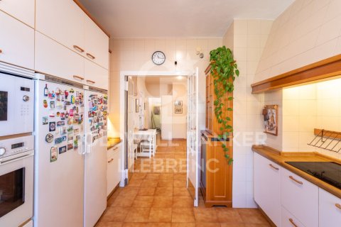 Сasa de 6 dormitorios en venta en Barcelona, Cataluña, Spain № 5784 - foto 16