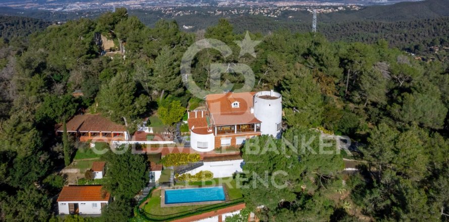 Сasa de 6 dormitorios en venta en Barcelona, Cataluña, Spain № 5784