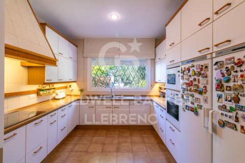 Сasa de 6 dormitorios en venta en Barcelona, Cataluña, Spain № 5784 - foto 15