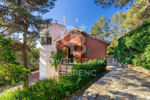 Сasa de 6 dormitorios en venta en Barcelona, Cataluña, Spain № 5784 - foto 6