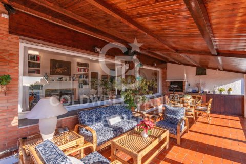 Сasa de 6 dormitorios en venta en Barcelona, Cataluña, Spain № 5784 - foto 13