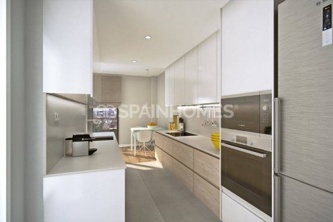Apartamento de 4 dormitorios en venta en Badalona, Barcelona, Cataluña, Spain № 1048 - foto 6