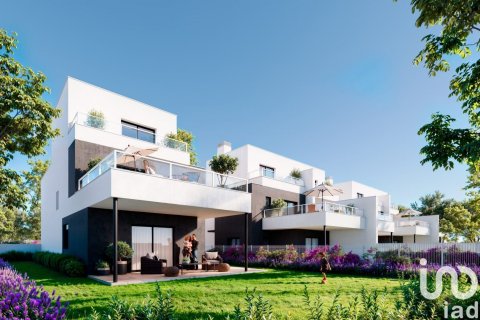 Сasa de 4 dormitorios en venta en Cambrils, Tarragona, Cataluña, Spain № 4925 - foto 2