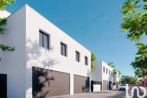 Сasa de 4 dormitorios en venta en Cambrils, Tarragona, Cataluña, Spain № 4925