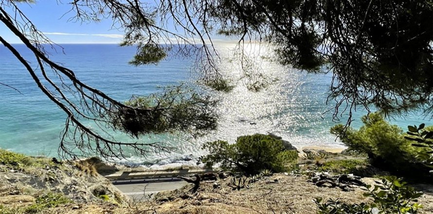 Parcela de 1674 m² en venta en Arenys de Mar, Barcelona, Cataluña, Spain № 4930