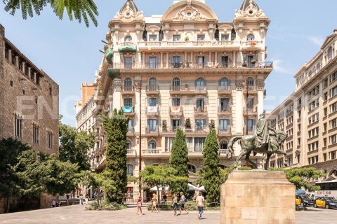Propiedad comercial de 155 m² en venta en Ciudad Vieja, Barcelona, Cataluña, Spain № 2631 - foto 9