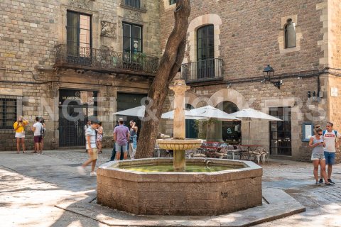 Propiedad comercial de 155 m² en venta en Ciudad Vieja, Barcelona, Cataluña, Spain № 2630 - foto 5