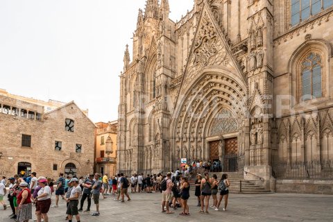 Propiedad comercial de 155 m² en venta en Ciudad Vieja, Barcelona, Cataluña, Spain № 2630 - foto 6
