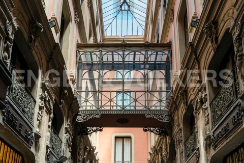 Propiedad comercial de 155 m² en venta en Ciudad Vieja, Barcelona, Cataluña, Spain № 2630 - foto 20