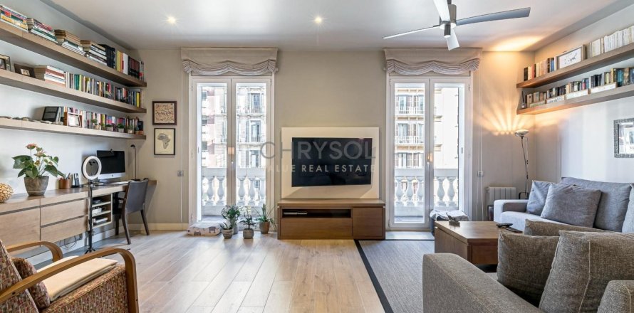 Apartamento de 3 dormitorios en venta en Eixample, Barcelona, Cataluña, Spain № 2517