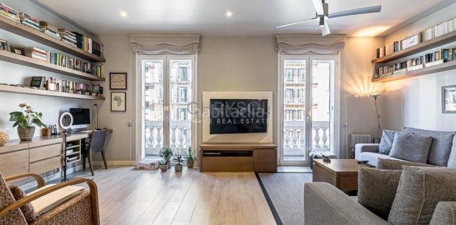 Apartamento de 3 dormitorios en venta en Eixample, Barcelona, Cataluña, Spain № 2514