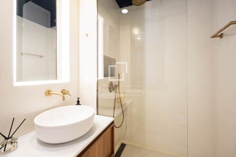 Apartamento de 2 dormitorios en venta en Barcelona, Cataluña, Spain № 8526 - foto 15