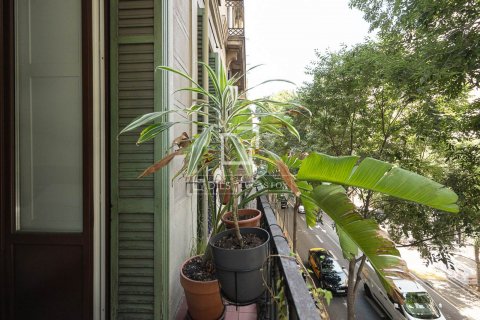 Apartamento de 2 dormitorios en venta en Barcelona, Cataluña, Spain № 8526 - foto 26