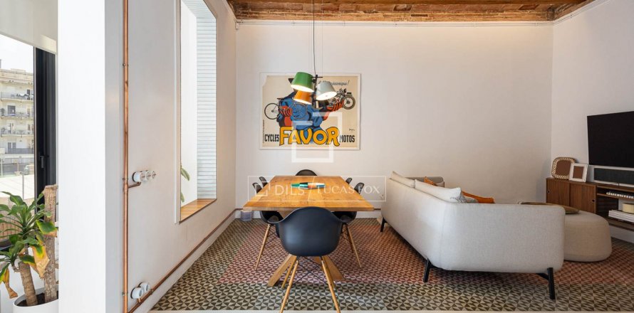 Apartamento de 2 dormitorios en venta en Barcelona, Cataluña, Spain № 8526