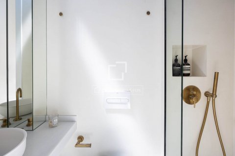 Apartamento de 2 dormitorios en venta en Barcelona, Cataluña, Spain № 8526 - foto 12