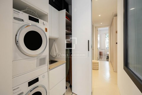 Apartamento de 2 dormitorios en venta en Barcelona, Cataluña, Spain № 8526 - foto 18