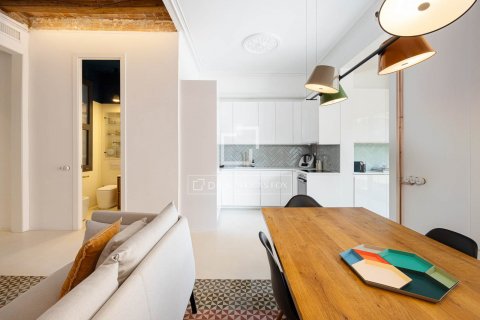 Apartamento de 2 dormitorios en venta en Barcelona, Cataluña, Spain № 8526 - foto 6