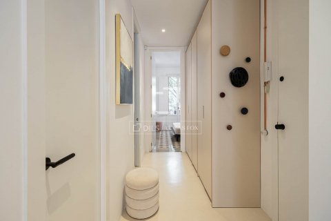 Apartamento de 2 dormitorios en venta en Barcelona, Cataluña, Spain № 8526 - foto 20