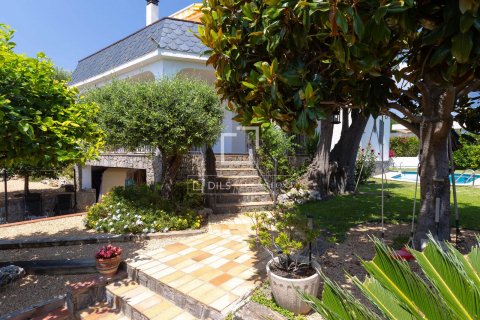 Villa de 5 dormitorios en venta en El Masnou, Barcelona, Cataluña, Spain № 8525 - foto 6