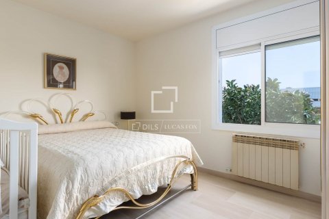 Villa de 5 dormitorios en venta en El Masnou, Barcelona, Cataluña, Spain № 8525 - foto 23