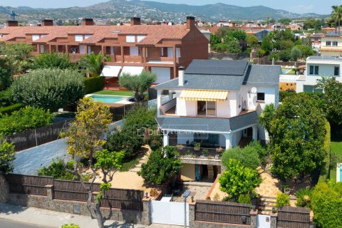 Villa de 5 dormitorios en venta en El Masnou, Barcelona, Cataluña, Spain № 8525 - foto 5