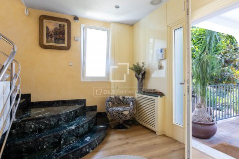 Villa de 5 dormitorios en venta en El Masnou, Barcelona, Cataluña, Spain № 8525 - foto 10