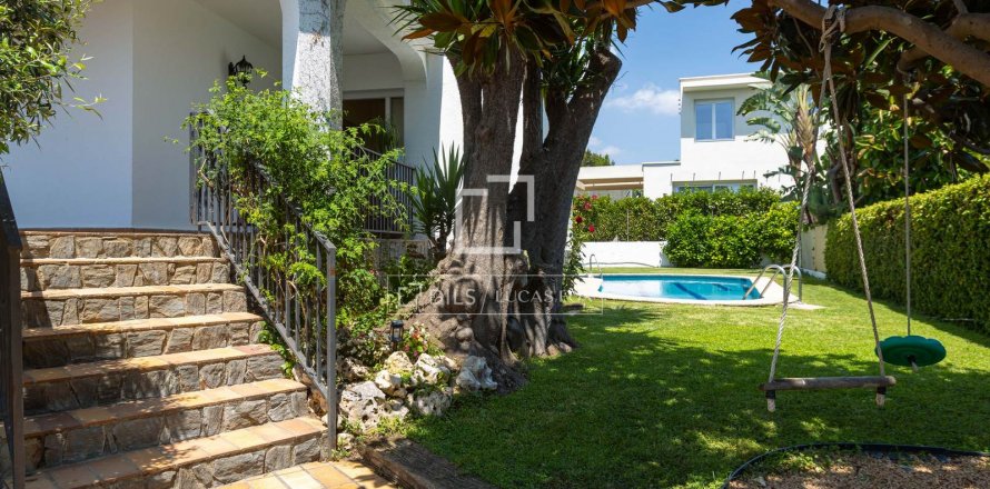Villa de 5 dormitorios en venta en El Masnou, Barcelona, Cataluña, Spain № 8525