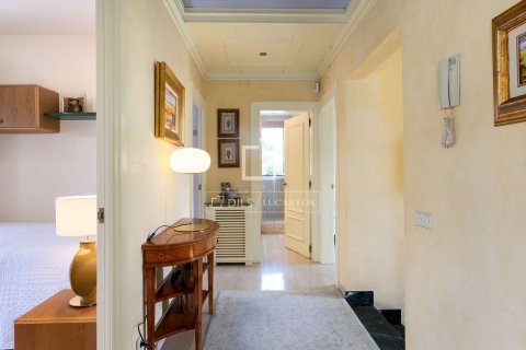 Villa de 5 dormitorios en venta en El Masnou, Barcelona, Cataluña, Spain № 8525 - foto 22