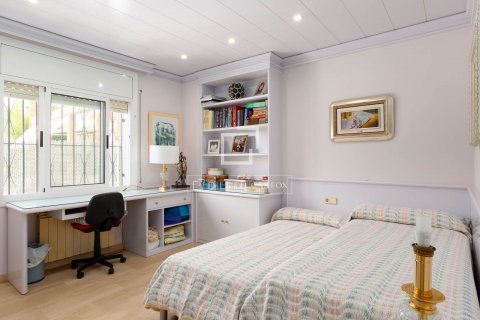 Villa de 5 dormitorios en venta en El Masnou, Barcelona, Cataluña, Spain № 8525 - foto 27