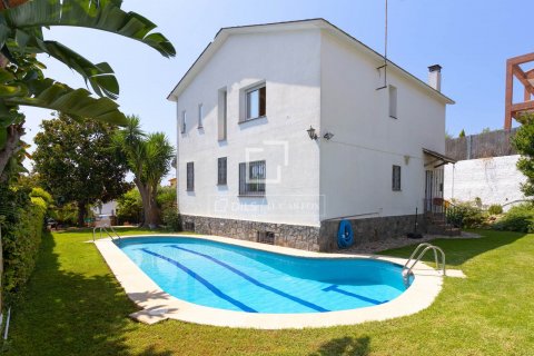 Villa de 5 dormitorios en venta en El Masnou, Barcelona, Cataluña, Spain № 8525 - foto 16
