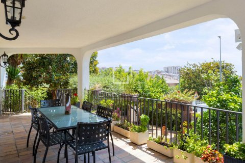 Villa de 5 dormitorios en venta en El Masnou, Barcelona, Cataluña, Spain № 8525 - foto 7
