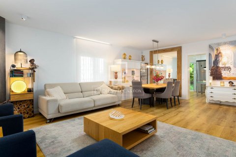 Villa de 5 dormitorios en venta en El Masnou, Barcelona, Cataluña, Spain № 8525 - foto 13