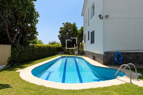 Villa de 5 dormitorios en venta en El Masnou, Barcelona, Cataluña, Spain № 8525 - foto 17