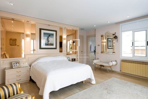 Villa de 5 dormitorios en venta en El Masnou, Barcelona, Cataluña, Spain № 8525 - foto 18