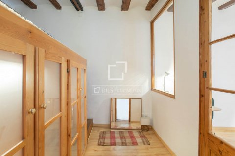Apartamento de 2 dormitorios en venta en Barcelona, Cataluña, Spain № 8523 - foto 18