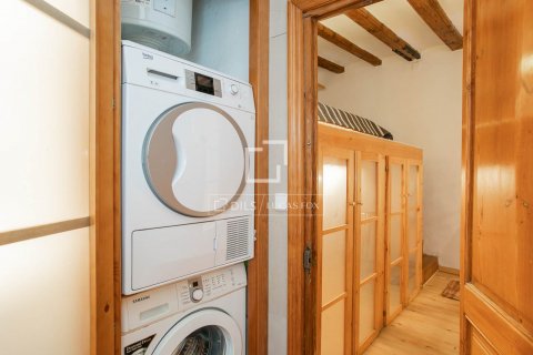 Apartamento de 2 dormitorios en venta en Barcelona, Cataluña, Spain № 8523 - foto 17