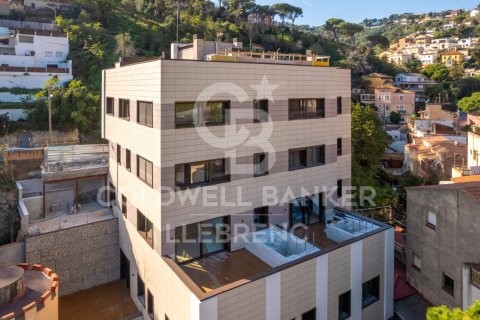Ático de 3 dormitorios en venta en Barcelona, Cataluña, Spain № 5817 - foto 2