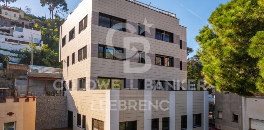 Ático de 3 dormitorios en venta en Barcelona, Cataluña, Spain № 5817