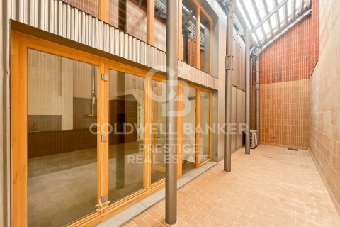 Dúplex de 2 dormitorios en venta en Barcelona, Cataluña, Spain № 5813 - foto 19